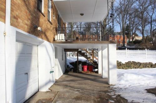 2023 Palm Ave, Pittsburgh PA 15235-1550 exterior