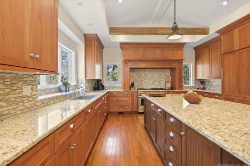 163 Branchville Rd, Ridgefield CT 06877-5116 exterior