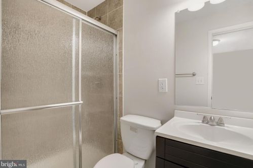 2811 Joseph Makell Ct, Alexandria VA 22306-2840 exterior