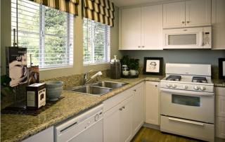 2480 Irvine Blvd, Tustin CA  92782-8008 exterior