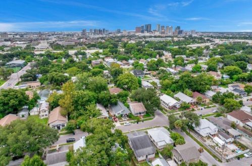 1306 18th Ave, Tampa FL 33605-2639 exterior