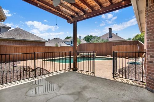 1751 Sagebrush Dr, Frisco TX 75033-7648 exterior