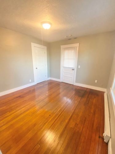 56 Exposition Ter, West Springfield MA 01089-3760 exterior