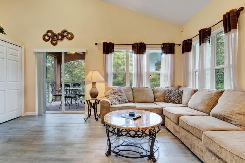 9866 Perfect Dr, Fort Pierce FL 34986-3031 exterior