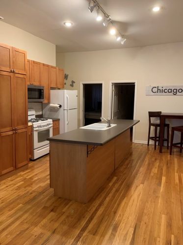 1861 Winnebago Ave, Chicago, IL 60647-4414