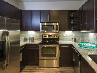 3788 Richmond Ave, Houston TX  77046-3704 exterior