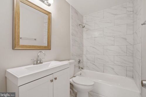 5207 Dover Pl, Alexandria VA 22311-1204 exterior