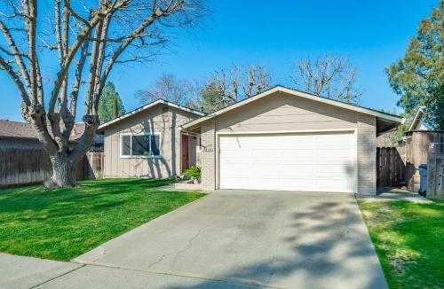 2839 Loyola Dr, Davis, CA 95618-1632
