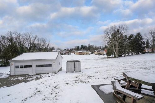 119 Windy Willows Dr, Moon Twp PA 15108-2945 exterior