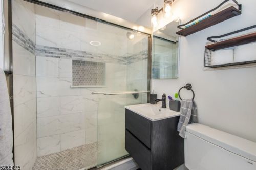 11 Duncan Ln, Rockaway NJ  07866-2807 exterior