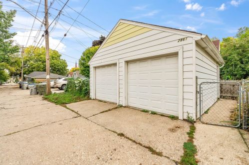 2861 7 St, Milwaukee WI 53215-3907 exterior