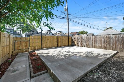 1467 72nd St, Chicago IL  60619-1509 exterior