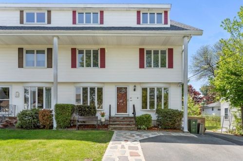 42 Martin Ave, North Andover, MA 01845-4317