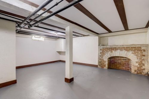 725 Lk Vw Ave, Milwaukee WI 53217-4857 exterior