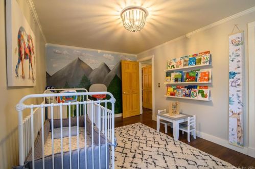 16 Seagrave St, Killingly CT 06239-4129 exterior