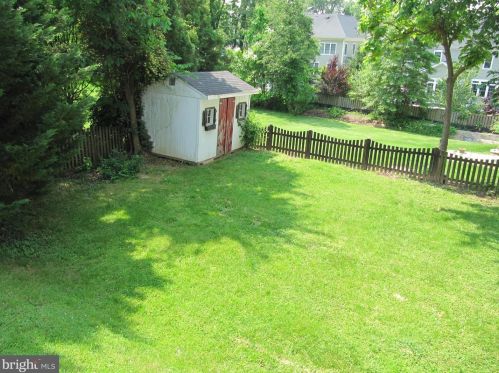 1807 Youngblood St, Mc Lean VA  22101-5244 exterior