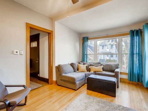 5847 Byron St, Chicago, IL 60634-2635