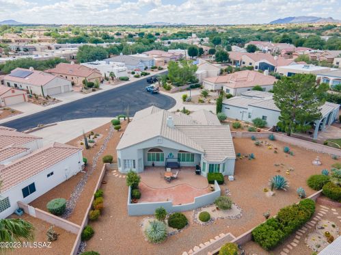 594 Mickelson Ln, Green Valley AZ 85614-5749 exterior