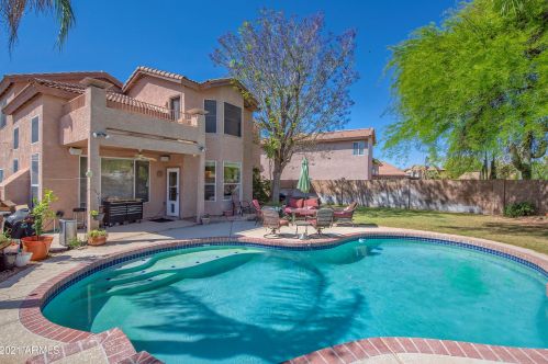 26278 45th Pl, Phoenix, AZ 85050-8557