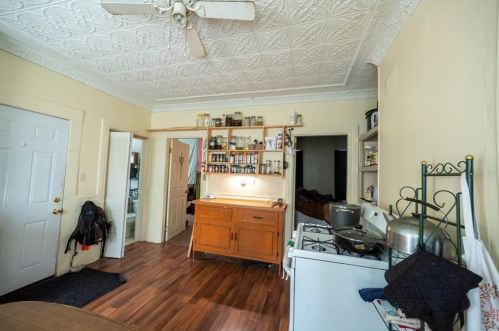 33 Cross St, Woonsocket RI 02895-5852 exterior