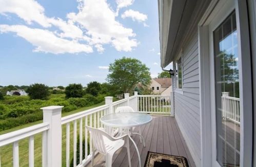 223 Corey Ln, Middletown RI 02842-5659 exterior