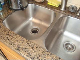 7416 Cayenne Ln, Austin TX  78741-7524 exterior