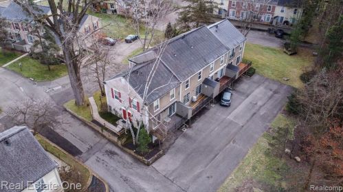 1439 Lantern Ln, Rochester MI 48306-4240 exterior