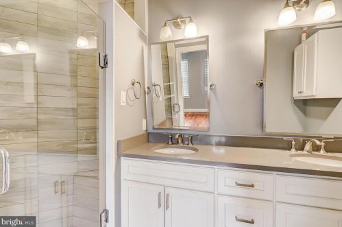 1034 4th St, Philadelphia PA  19147-4106 exterior