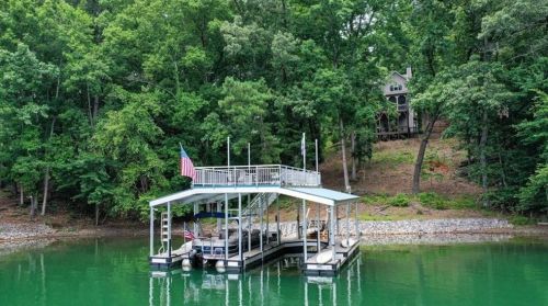 9065 Hayes Dr, Gainesville GA 30506-6206 exterior