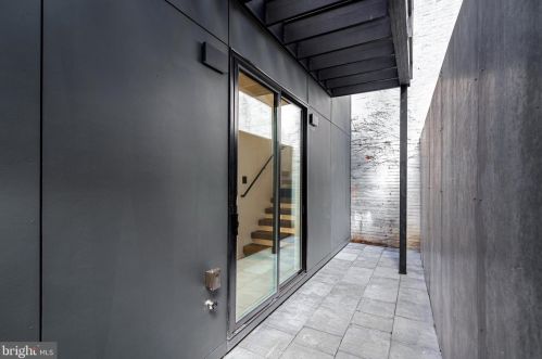 1355 Kater St, Philadelphia PA 19147-1817 exterior