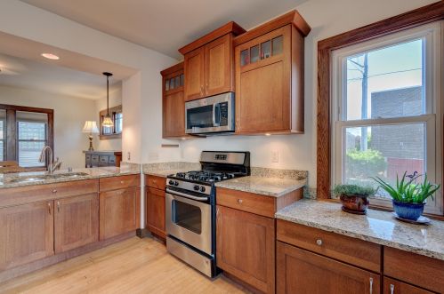 1827 Elmdale Ct, Milwaukee, WI 53211-2339