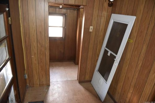 13 Fairview Ave, Middletown NY 10940-6203 exterior