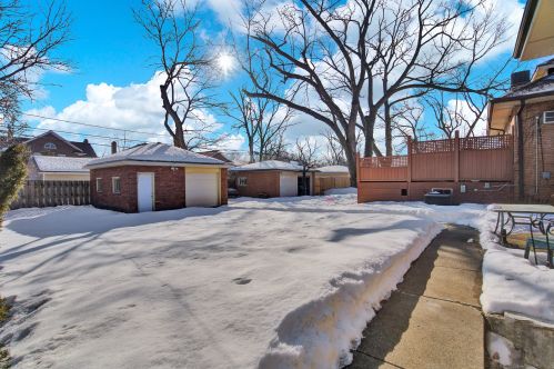 10135 Bell Ave, Chicago IL 60643-1905 exterior