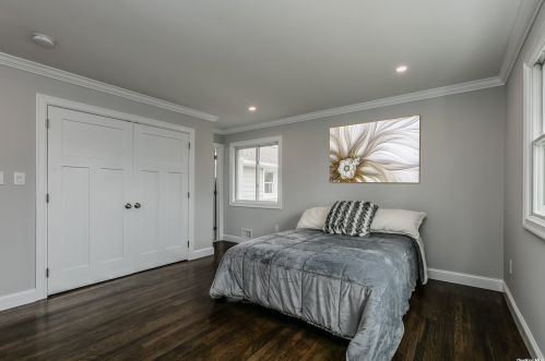 43 Cross Bow Ln, Commack NY  11725-1214 exterior