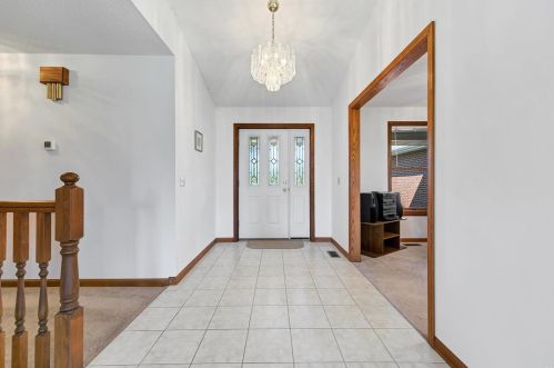 103 Wolf Trl Ct, Defiance MO 63341-1356 exterior