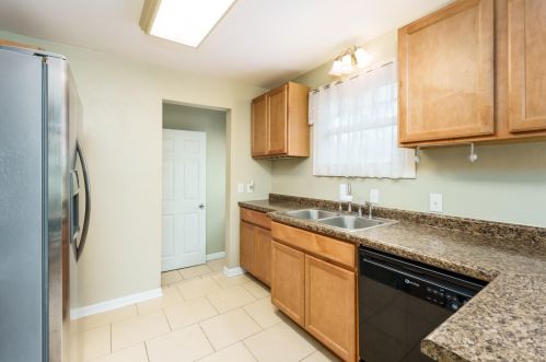 2303 Glendale Blvd, Kalamazoo MI  49004-1759 exterior