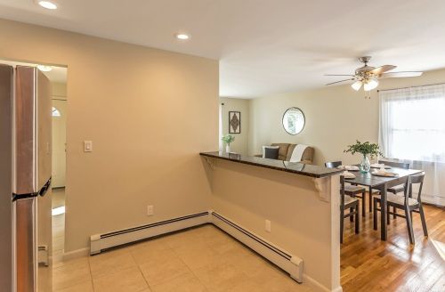 66 Avondale St, Valley Stream NY 11581-1801 exterior