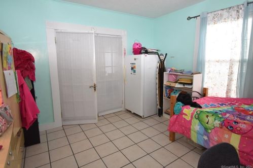 27 Thorniley St, New Britain CT 06051-1639 exterior