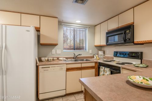 124 Pastime Rd, Tucson AZ 85705-3399 exterior