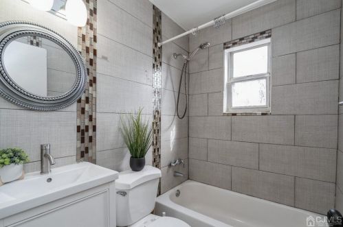 253 11th Ave, New Brunswick NJ 08904-3231 exterior