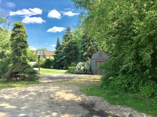 322 Lorraine Dr, Bull Valley IL 60012-3612 exterior