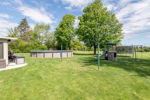 3830 Plainfield Ave, Milwaukee, WI 53221-1059