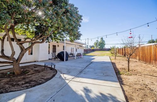 19014 Mariposa Ave, Riverside CA 92508-9618 exterior