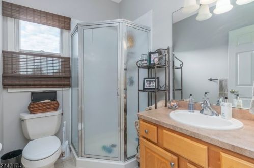 81 Old Boonton Rd, Parsippany NJ 07834-2949 exterior