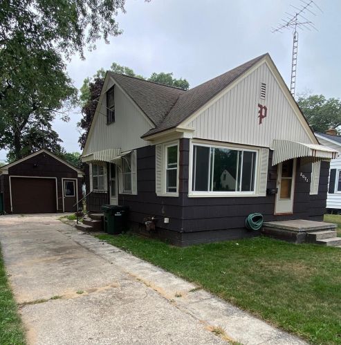 2071 Letart Ave, Meskegon, MI 49441-1454