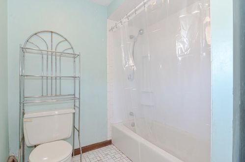 210 Greenhouse Rd, Coventry RI 02827-2101 exterior