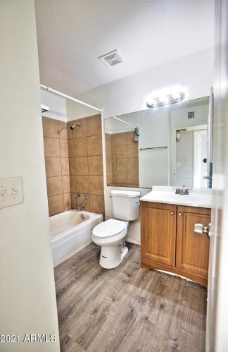 1435 53 Ave, Phoenix AZ 85043-1747 exterior