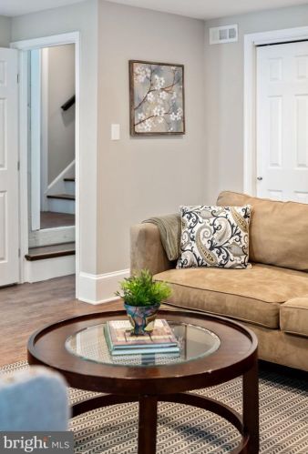 160 Paxon Holw Rd, Media PA 19063-1163 exterior