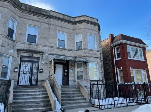 6424 Eberhart Ave, Chicago, IL 60637-3325