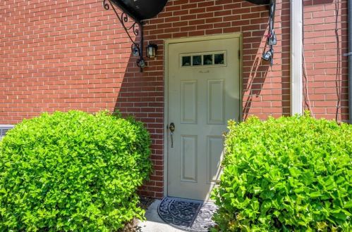 430 Lindbergh Dr, Atlanta GA  30305-3832 exterior